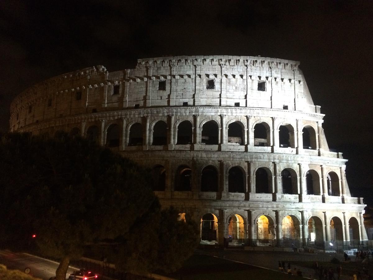 Alloggio Turistico Al Colosseo Panzió Róma Kültér fotó